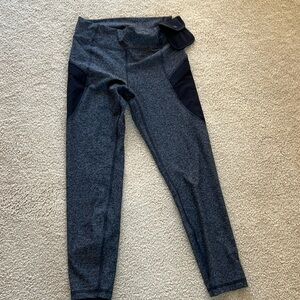 Old Navy Go dry workout leggings with built in pouch and side pockets.